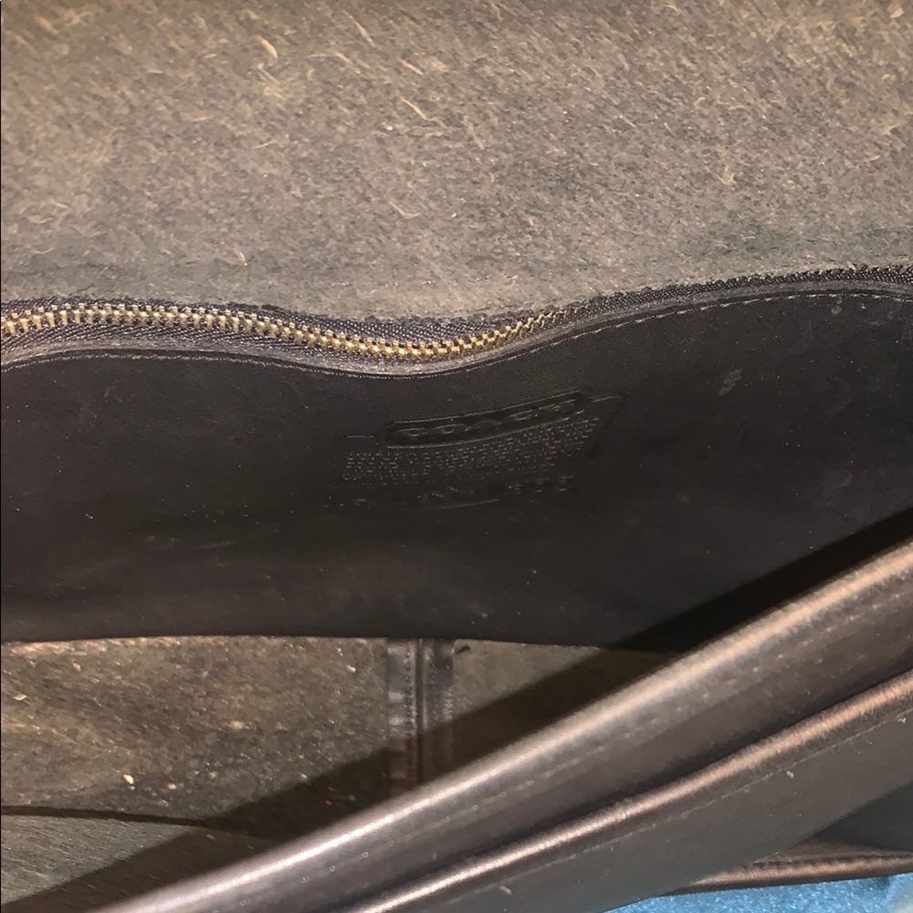 Black Leather VINTAGE COACH Shoulder Bag - Picture 7 of 11